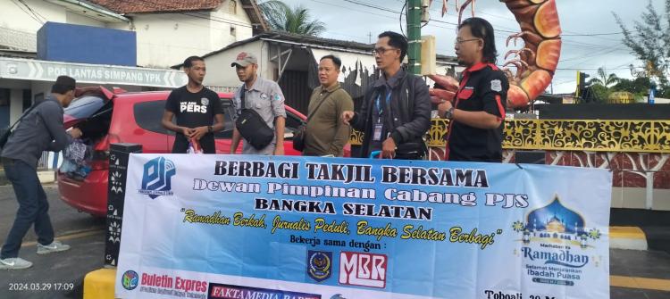 Antusiasme Luar Biasa: 500 Paket Takjil Diserbu Warga Toboali dalam Aksi Sosial PJS Bangka Selatan