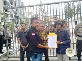 Aksi Demonstrasi di Kejati Riau, Ini Tuntutan Forum Mahasiswa Aktivis Peduli Riau