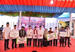 Pj Gubri dan Bupati Kasmarni Safari Ramadhan Secara Bersama di Masjid Nur Ilham Desa Semunai