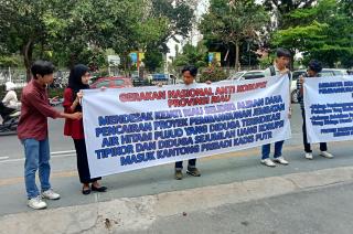 Terlibat Korupsi, Aksi Masa Tuntut Kejati Periksa Kadis PUTR Rohil