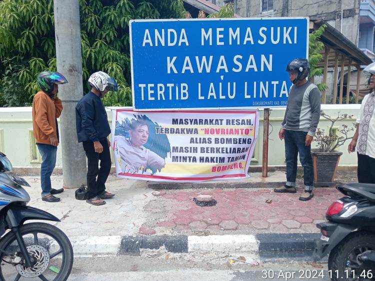 Spanduk Lampung Merah Hangtuah, Masyarakat Resah Terdakwa Bombeng Masih Berkeliaran