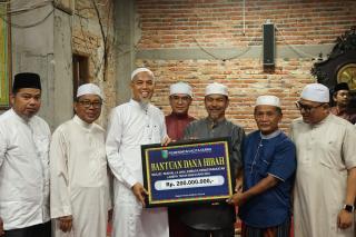 Wako Dumai Serahkan Bantuan Dana Hibah Total 3,5 Miliar Saat Safari Ramadan 1445 H Disejumlah Masjid Musala