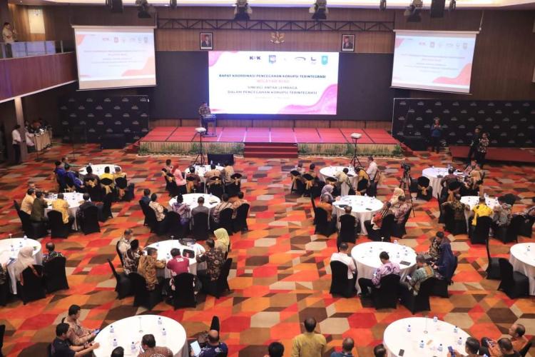 Hadir Rakor Pencegahan Korupsi, Pj Wako Muflihun Komitmen Cegah Korupsi di Wilayah Riau