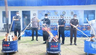 Pemusnahan Barang oleh Bea Cukai Bengkalis Diapresiasi Bupati Kasmarni 