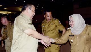 Pj Gubri Sebut Ibu Kasmarni sangat Komitmen, Tokoh Perempuan Riau