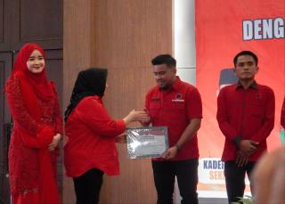 Raih Suara Terbanyak Se-kota Pekanbaru, Caleg Terpilih Zulkardi Diberikan Piagam dari DPD PDI-P Provinsi Riau