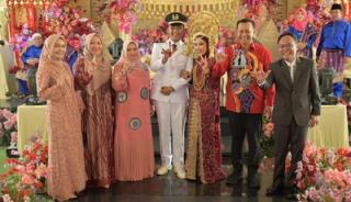 Hadiri Pernikahan Yoandre Dwi Syahputra dan Denita Pratiwi, Bupati Kasmarni: Selamat Berbahagia