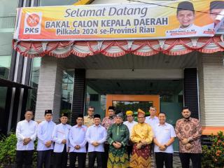 Keren di DPW PKS Riau, Edy Natar Antar Formulir Balon Gubri dan Syofyan Siroj Ambil Formulir Balon Wagubri