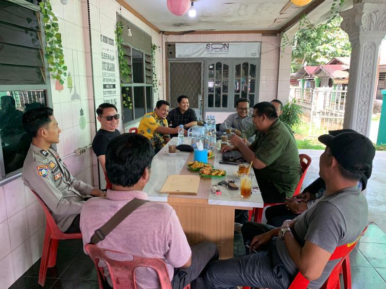 Jalin Silaturahmi, Kapolsek Bagan Sinembah Ngopi Bareng Bersama Awak Media