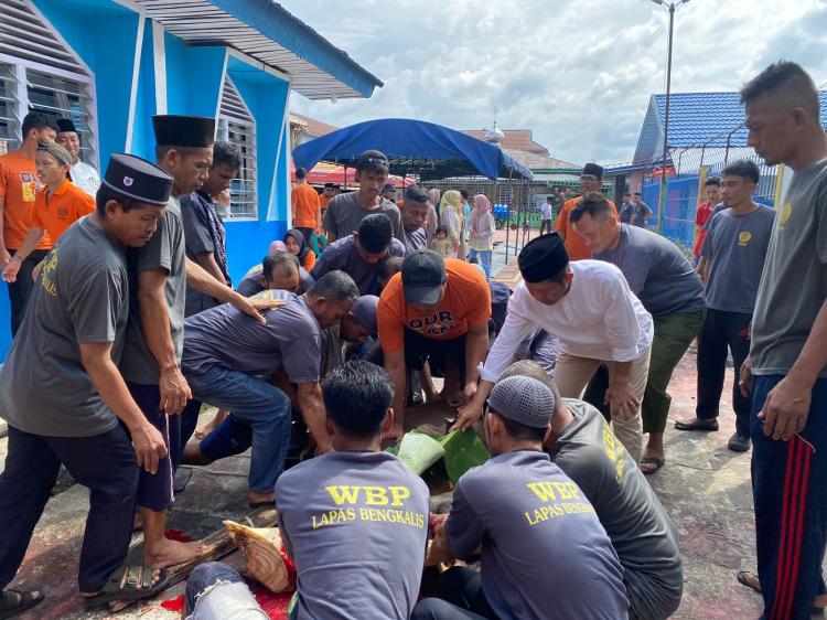 Perayaan Idul Adha 1445 H, Lapas Bengkalis Sembelih 9 Sapi dan 4 Kambing