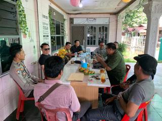 Jalin Silaturahmi, Kapolsek Bagan Sinembah Ngopi Bareng Bersama Awak Media