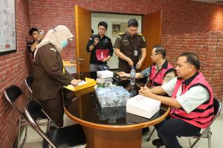 Guncangan Besar dalam Industri Timah: Penyerahan Tersangka dan Barang Bukti dalam Kasus TN alias AN dan AA