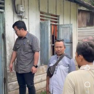 Bentuk Peduli Sesama, Pj Penghulu Balai Jaya Berbagi Paket Sembako
