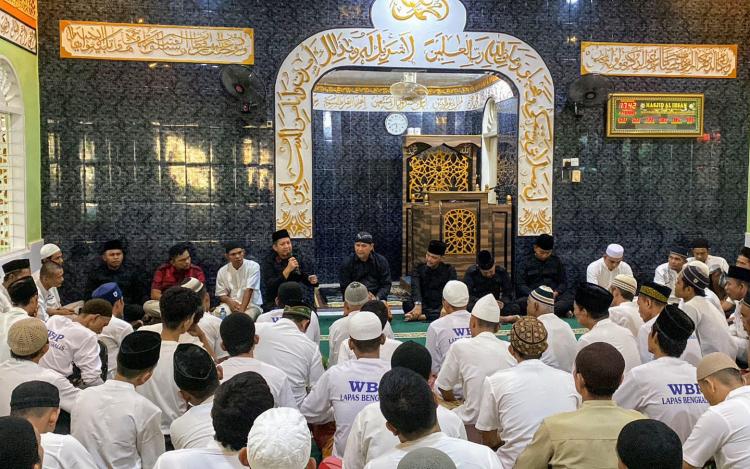 Kadivpas Kanwil Kemenkumham Riau Berikan Penguatan dan Terapi Sehat kepada WBP Lapas Bengkalis 