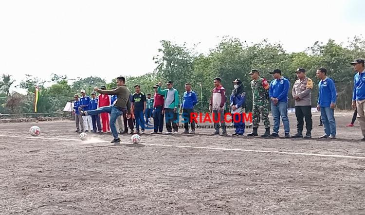Piala Karang Taruna Rayon Bengkalis Timur Jilid VI, 21 Club Sepakbola dan 11 Desa Ikut Voli Ball di Desa Kembung Baru
