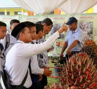 SMK Kelapa Sawit AGI Pangkalan Kerinci Jadi Incaran Jalur Bosda Farmasi, Biaya Gratis
