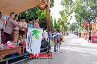 Camat Taufik Hidayat Lepaskan Start Pawai Taaruf MTQ ke-56 Tingkat Kecamatan Bengkalis