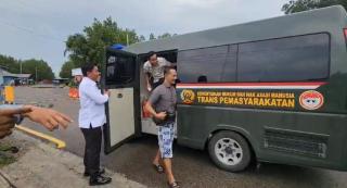 Si Anpelang Lapas Bengkalis Antar WBP Pulang ke Pelabuhan Penyeberangan Roro Air Putih