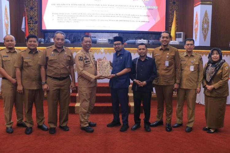 Dua Ranperda Dari Pemko Diterima DPRD Pekanbaru