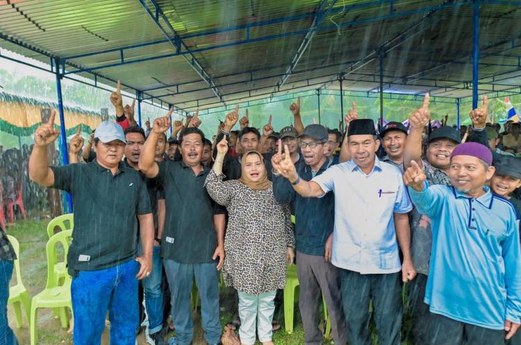Meskipun Hujan Lebat, Masyarakat Antusias Hadiri Kampanye Dialogis Calon Bupati Bengkalis Nomor Urut 1