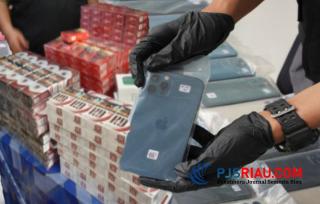 Melalui Kapal Ro-Ro Rute Batam-Sei Pakning, Ribuan Rokok Ilegal dan 109 Unit Smartphone di Gagalkan Bea Cukai Riau