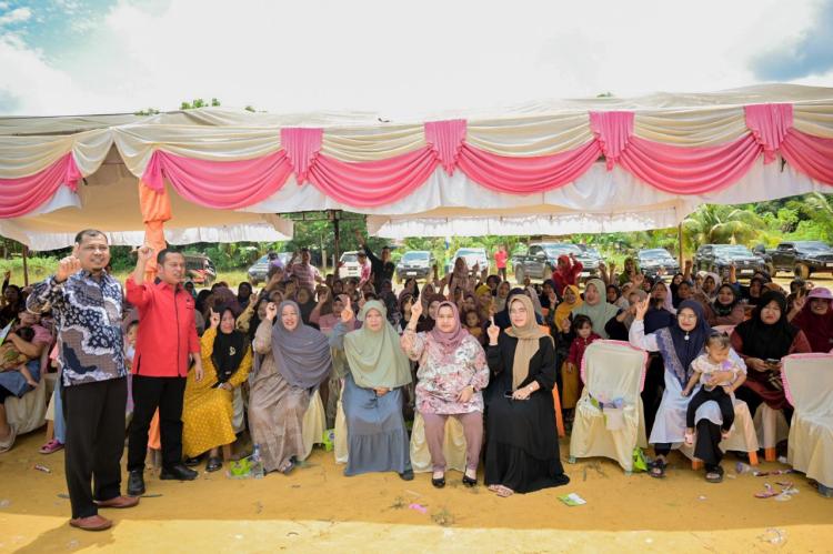 Sejak Masuk ke Wilayah Bengkalis, Warga Bukit Abbas Rasakan Kepedulian Kasmarni