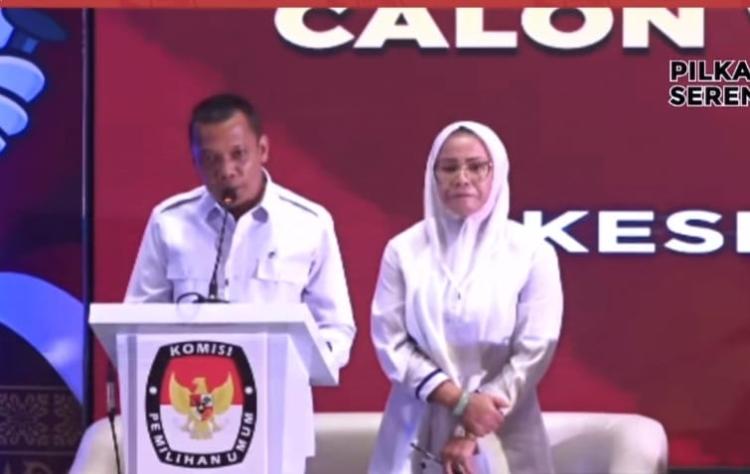 Debat Perdana Calon Walikota dan Wakil Walikota Pekanbaru, Muflihun dan Ade Hartati, Tampilkan Gaya Elegan Tanpa Serangan