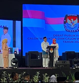 Debat Kandidat Paslon di Pilkada Dumai: Sebelumnya Tak Punya Pilihan, Emak-emak Ini Yakin Pilih Nomor Urut 1