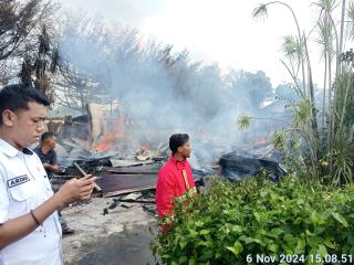 Rumah Warga di Bengkalis Hangus Terbakar Diduga Akibat Masak Air Didapur di Tinggalkan 