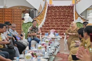Bahas Pelantikan Pengurus Baru, Bupati Kasmarni Terima Audiensi PWI Bengkalis