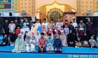Sumbangan dari Jamaah Selama 1 Tahun, Masjid Al-Mubarak Serahkan Santunan Kepada 48 Anak Yatim