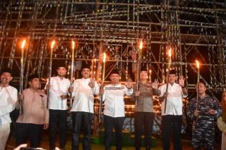 Lestarikan Khazanah Malam Tujuh Likur, Bupati Bengkalis Resmikan Festival Lampu Colok 2025