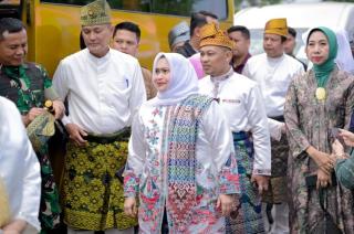 Usai Pulang dari Pelantikan dan Retreat, Bupati Kasmarni Disambut Meriah di Bumi Lancang Kuning