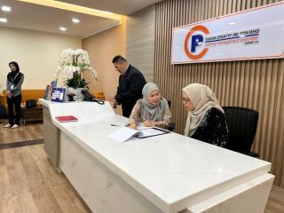 Manajemen FEB UNRI Studi Banding ke Perusahaan Suasa Efektif (M) SDN BHD di Malaysia