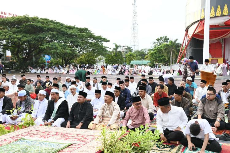 Umat Muslim Diajak Wabup Bengkalis Rawat Kebersamaan dalam Membangun Negeri