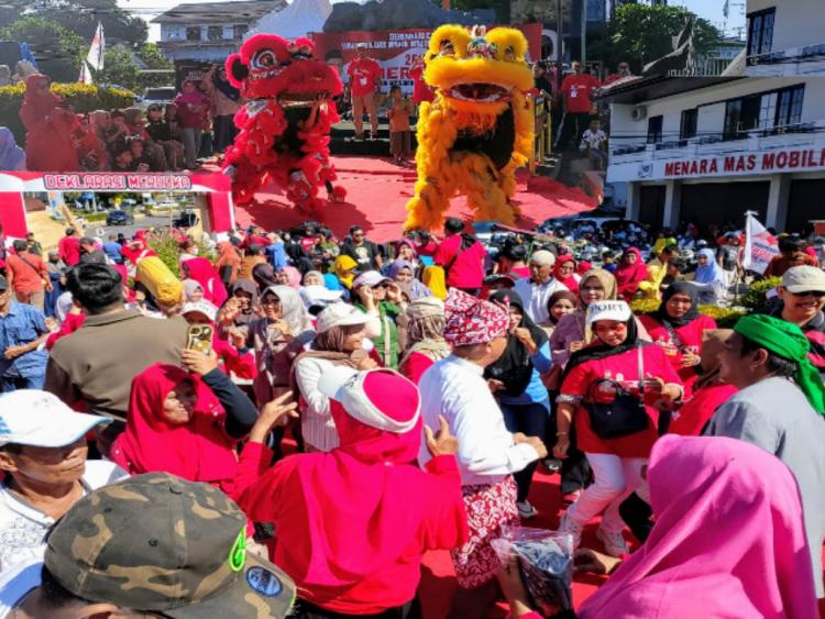 Politik Sejuk di Pangkalpinang: Kehadiran dr Ismi Dipanggung MERDEKA Disambut Hangat