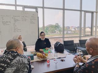 Politisi PKB Berkunjung ke AKMR, Iyet Bustami: Kita Harus Dukung Penuh Keberadaan Kampus Seniman Riau Ini 