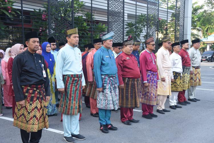 Bupati Bengkalis Lakukan Apel Peringatan Hari Jadi ke-68 Provinsi Riau 
