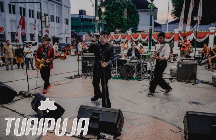 Perhelatan YIDC 2025, Tuaipuja Memukau Ratusan Penonton di Titik Nol Jogja