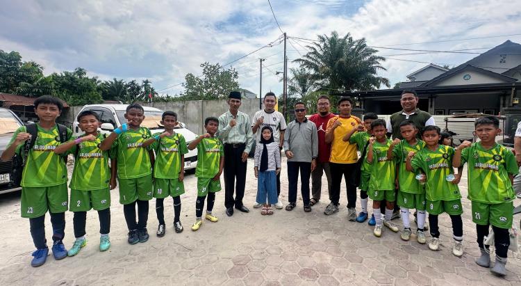 Piala LPMK dan Forum RT Bukit Batrem, SD Quran Inabah Raih Juara 3 Turnamen Futsal antar SD se-Dumai Timur