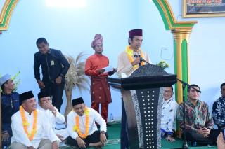 Wabup Bengkalis Resmikan Mushalla Al Awwal Parit Bangkong dengan Dampingi UAS