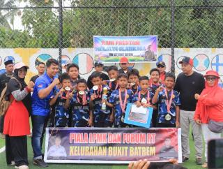 Turnamen Futsal antar SD se-Dumai Timur,  SDN 20 Jayamukti Juara di Piala LPMK dan Forum RT Bukit Batrem