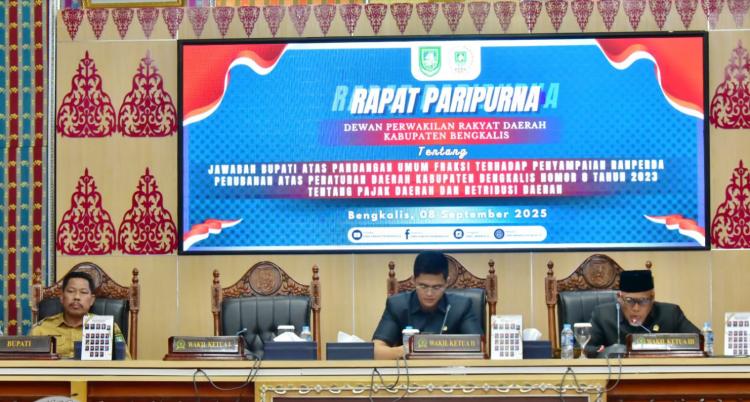 Bupati Bengkalis Sampaikan Jawaban atas Pandangan Umum Fraksi DPRD Terkait Dua Ranperda