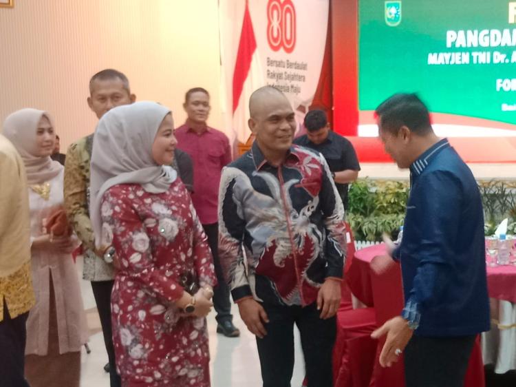 Didampingi Istri, Ketua DPRD Riau Hadiri Ramah Tamah Sambut Pangdam XIX/Tuanku Tambusai