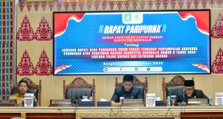Bupati Bengkalis Sampaikan Jawaban atas Pandangan Umum Fraksi DPRD Terkait Dua Ranperda