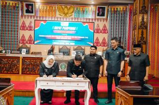 Rapat Paripurna, DPRD Bengkalis Tandatangani Nota Kesepakatan Perubahan KUA-PPAS 2025