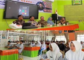 Selaras dengan Visi SMAN Plus Provinsi Riau, 50 Siswa Ikuti Sosialisasikan Bimbel Sekolah Kedinasan