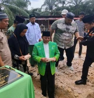 Doa dan Harapan Ketua MUI Saat Letakkan Batu Pertama Masjid Ali Rahmad
