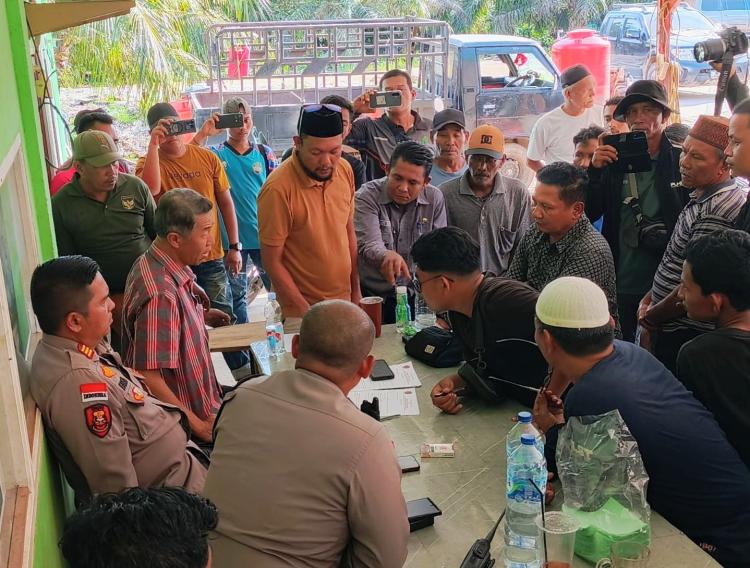 100 Personel Polres Bengkalis Dikerahkan Amankan Aksi Warga Rupat Secara Humanis