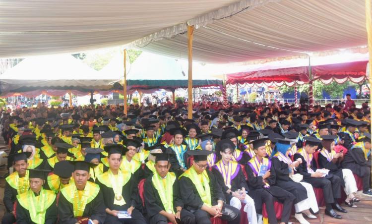 Bukan Akhir, Tapi Awal: 815 Wisudawan Lulusan Polbeng Siap Menjemput Masa Depan